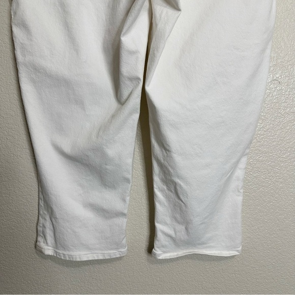 Lane Bryant Boyfriend Fit Mid-Rise White Capri Jeans, Size 18 - Picture 8 of 12